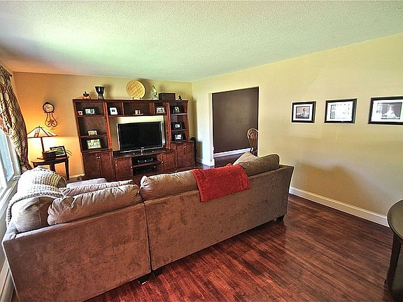 4th image of 2007 Tamarack Ln