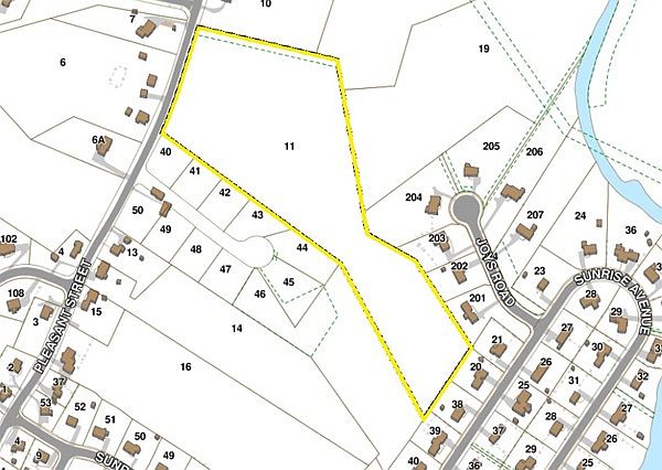 2nd image of 59 Pleasant St