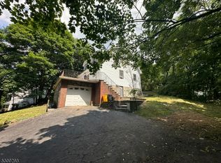 77 Leather Stocking Path, Lincoln Park, NJ 07035