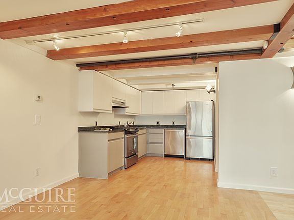 4th image of 610 Illinois St Unit 302