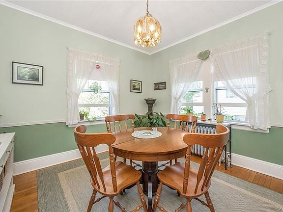 5th image of 62 Pleasant Ave