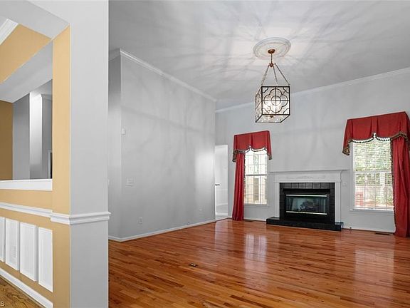 5th image of 3 Holly Springs Ln