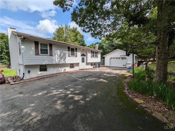195 Fawn Ln, Albrightsville, PA 18210