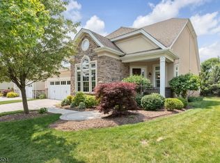 38 Johns Dr, Warren, NJ 07059