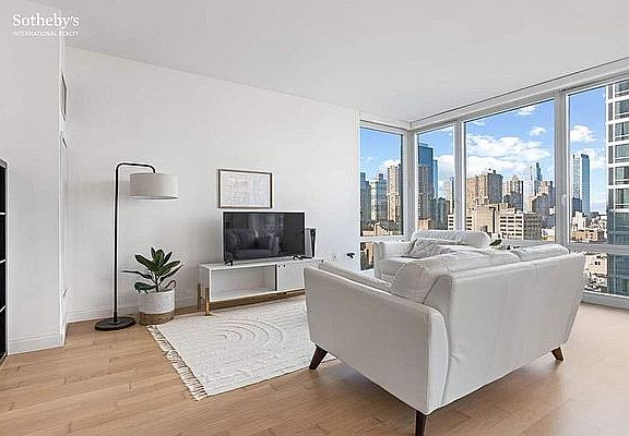 3rd image of 247 W 46th St APT 1202