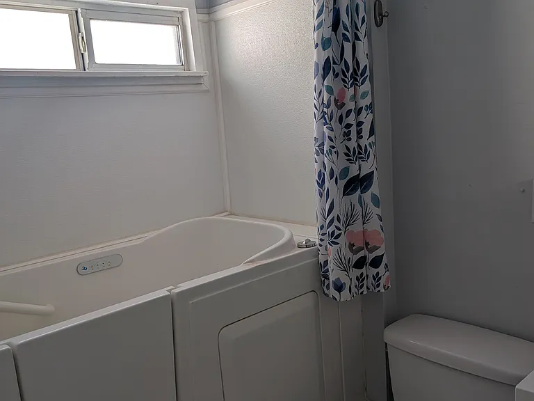 70 Pittsburg Ave — Photo 5