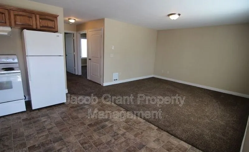 2 bed, 1.0 bath, 800 sqft, $930 — Photo 4