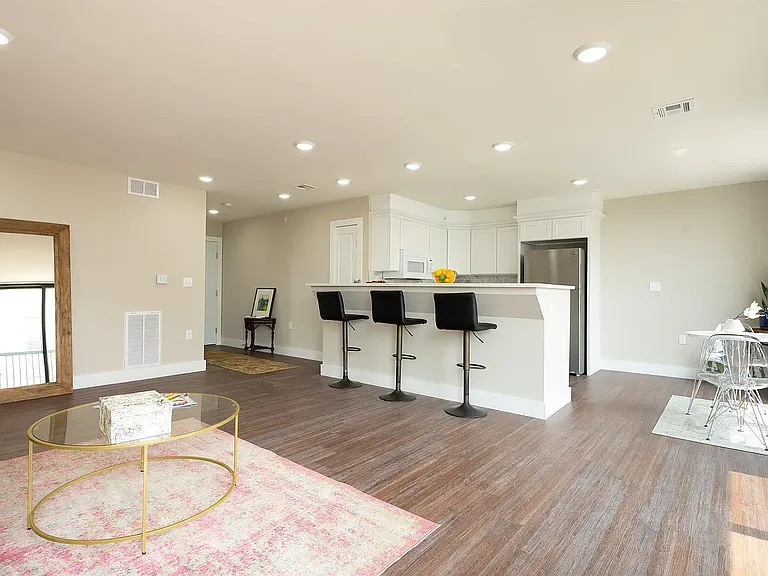 242 Beacon Ave #201 — Photo 7
