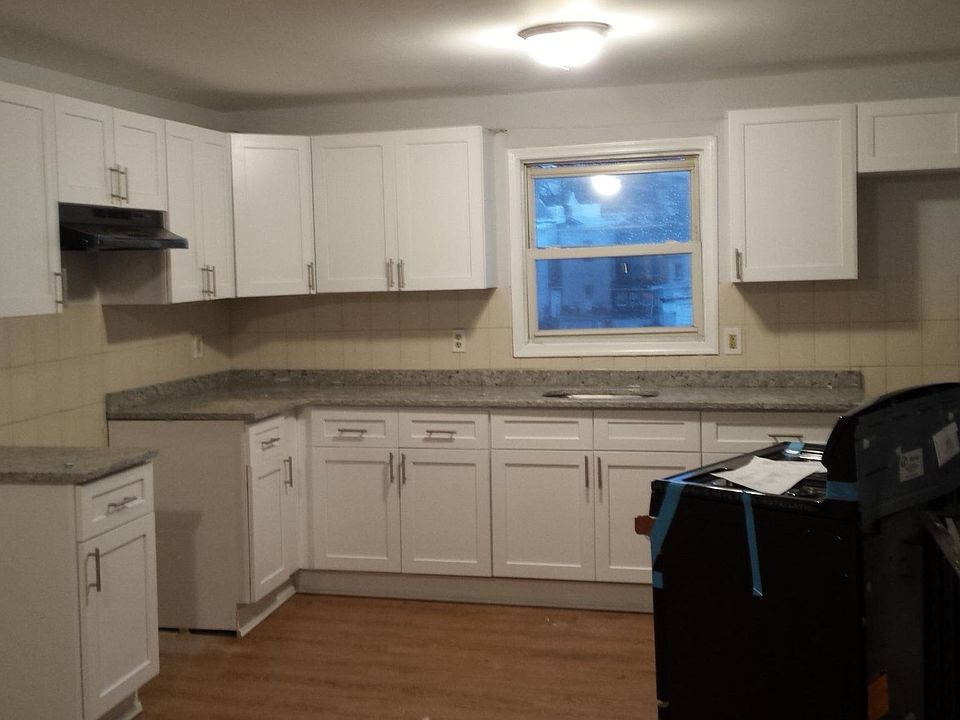 1st image of 16 Van Wagenen St APT 6