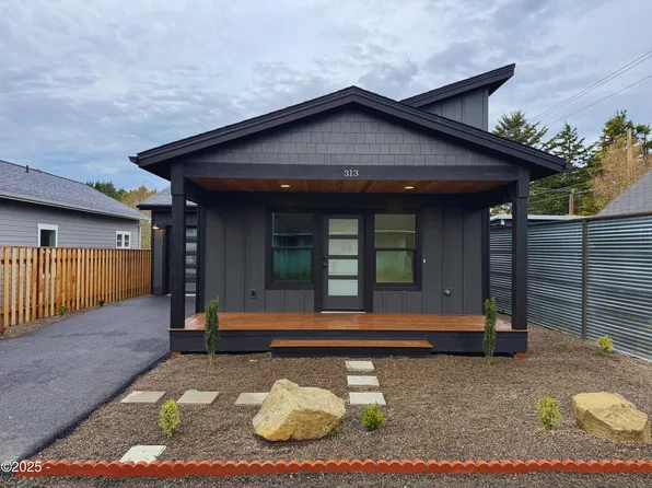 313 SE Oar Ave, Lincoln City, OR 97367