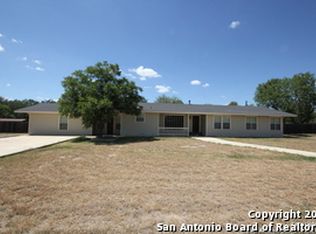 100 Live Oak St, Poth, TX 78147