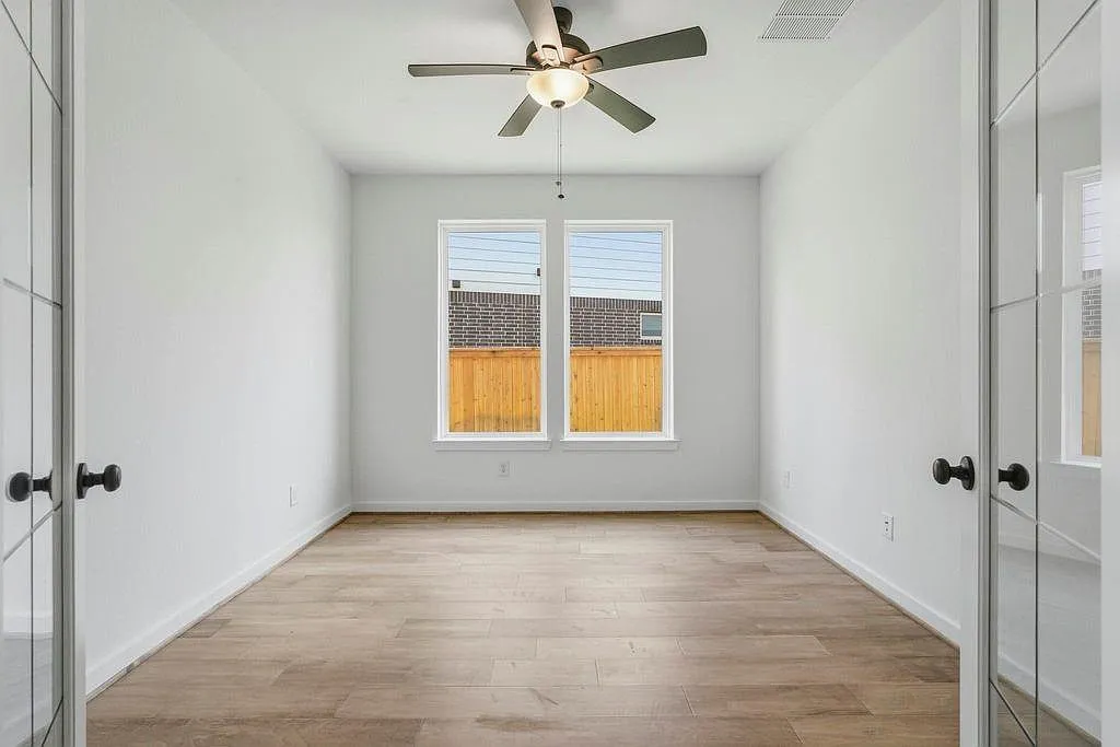 4 bed, 3.0 bath, 2650 sqft, $3,400 — Photo 3