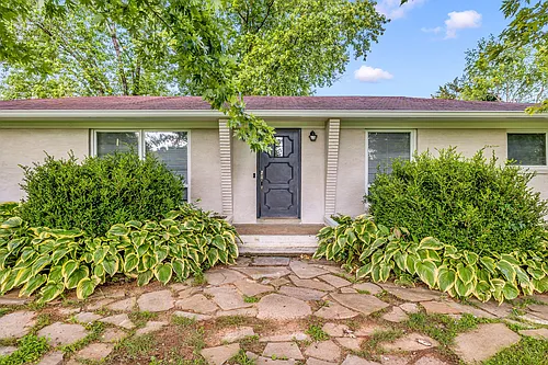 518 Twin Oak Dr Photo 1