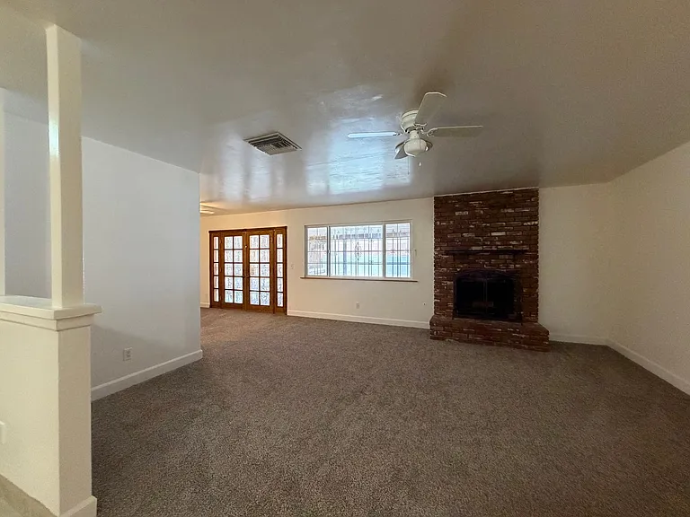 424 Oakmont Dr — Photo 29