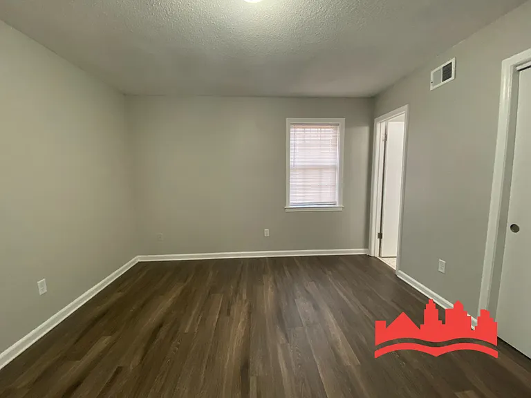 3935 Battlefield Dr — Photo 7