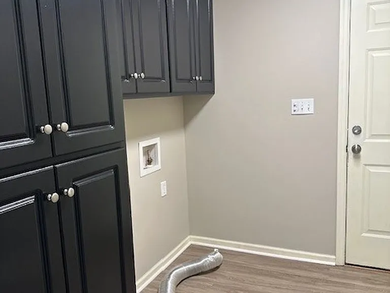 305 Towbridge Ln — Photo 15