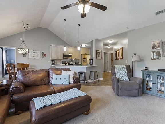 4th image of 505 Autumn Glen Dr