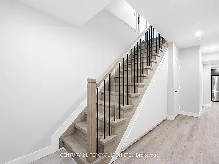 13 McKayfield Rd #LOWER — Photo 8