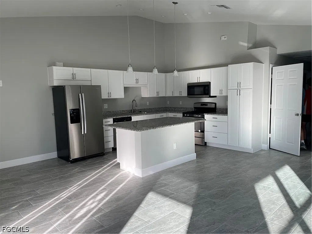 2 bed, 2.0 bath, 1224 sqft, $1,650 — Photo 4