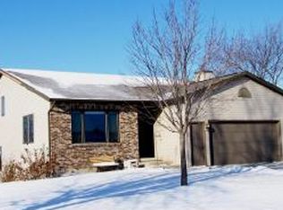 1640 Guns Rd, Green Bay, WI 54311
