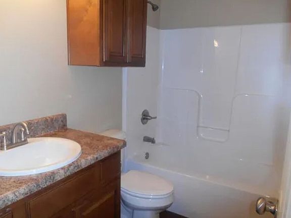 5th image of 45 Blue Water Dr APT 1