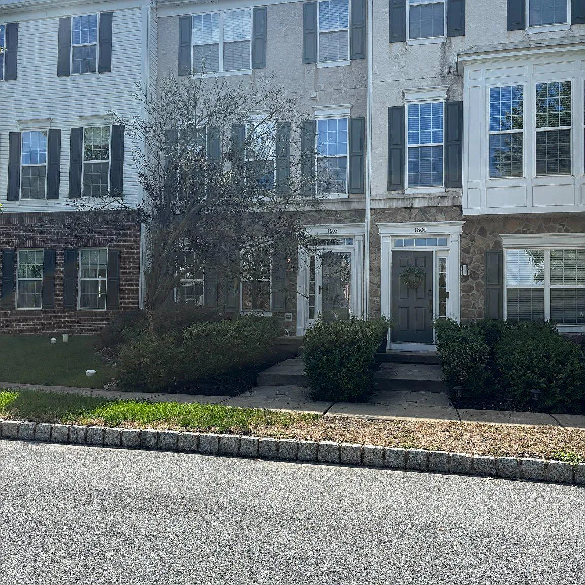 3 bed, 2.5 bath, 1624 sqft, $2,900 — Photo 1