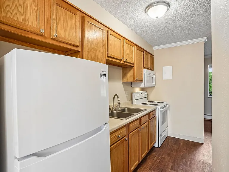 Knollwood and Tanglewood Apartments — Photo 33