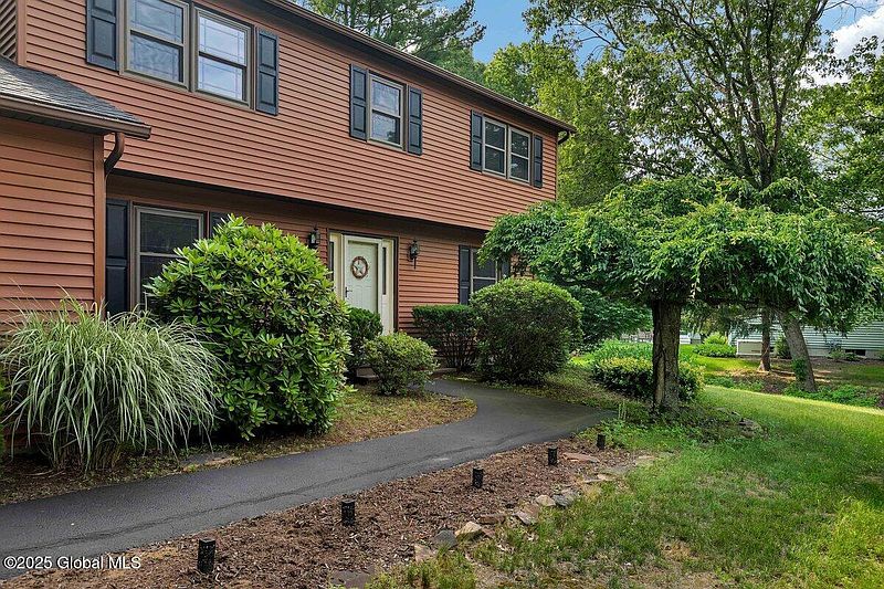 5th image of 12 Marryanne Drive