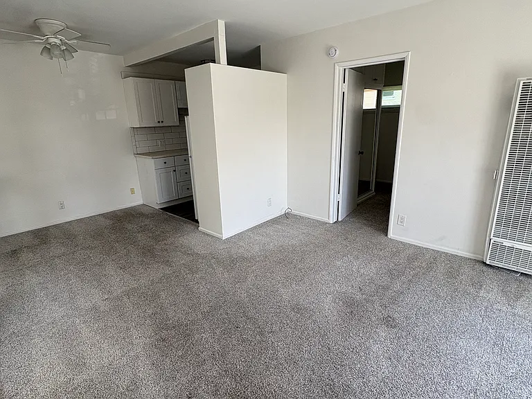 405 Corona Del Mar #6 — Photo 17