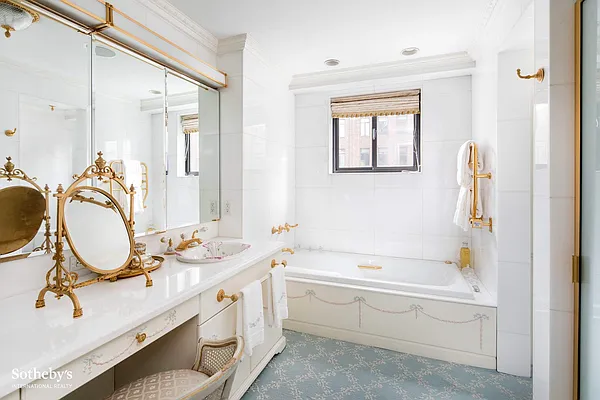 Sold by Sotheby's International Realty | media 7