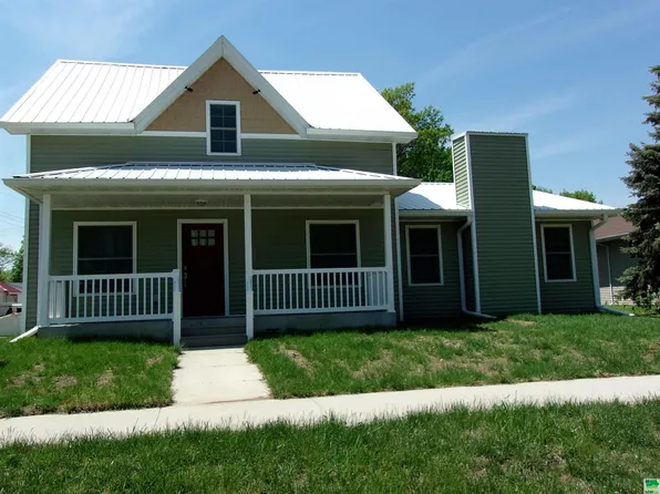 610 Oak St, Wakefield, NE 68784