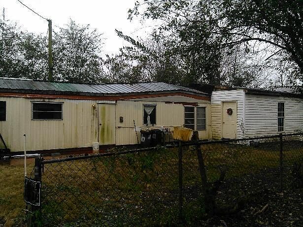 2nd image of 211 W Baldwin St