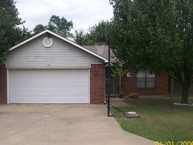 1st image of 122 Westview Dr