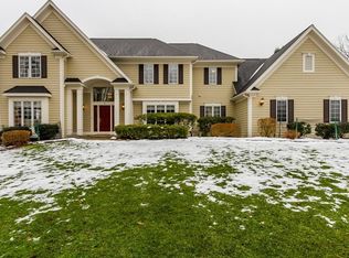 33 Fall Meadow Dr, Pittsford, NY 14534