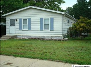 26 Deer Way, Manalapan, NJ 07726