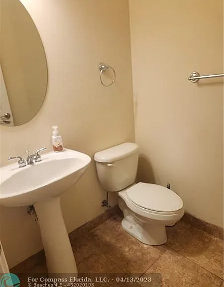 6094 Live Oak Ct #A — Photo 19