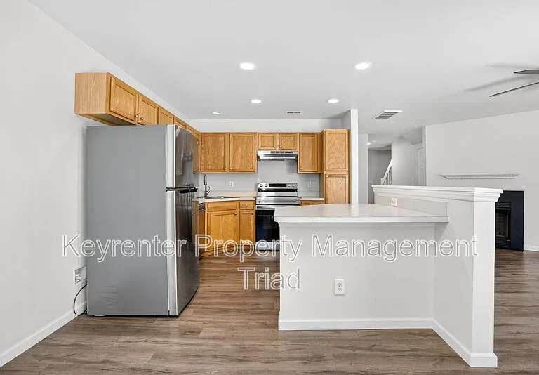 805 Creek Crossing Trl — Photo 6
