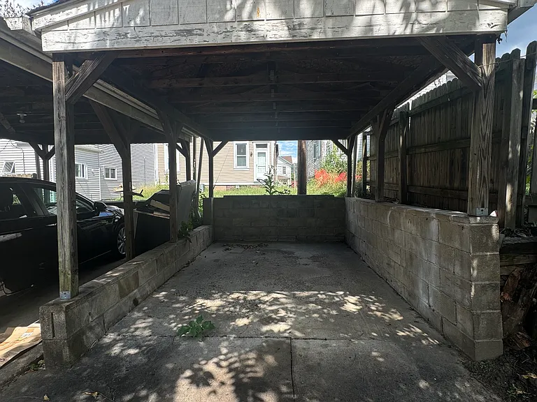 1037 Vance Ave — Photo 7