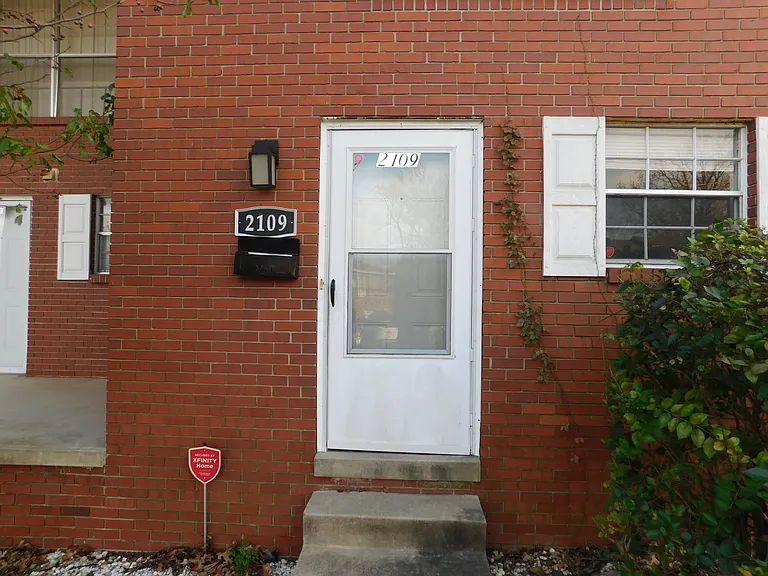 2103 Fendley Dr — Photo 1