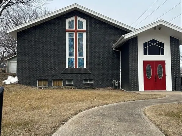 1100 Main St, Osawatomie, KS 66064