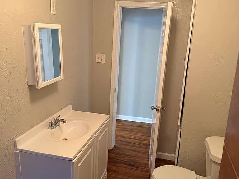 7805 Woodlyn Rd — Photo 12
