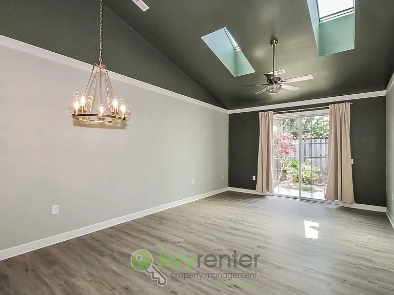 5006 Carleton Dr #135 — Photo 6