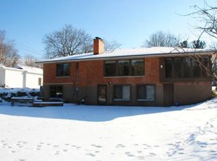 606 W Meadowbrook Dr, Midland, MI 48640