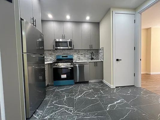 Rented by Redox Group Corp | media 4