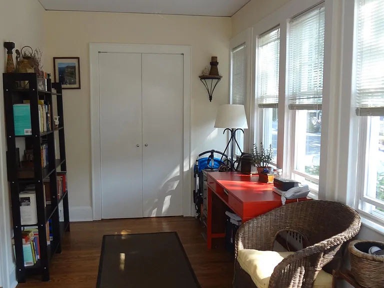 sunroom (main entrance)