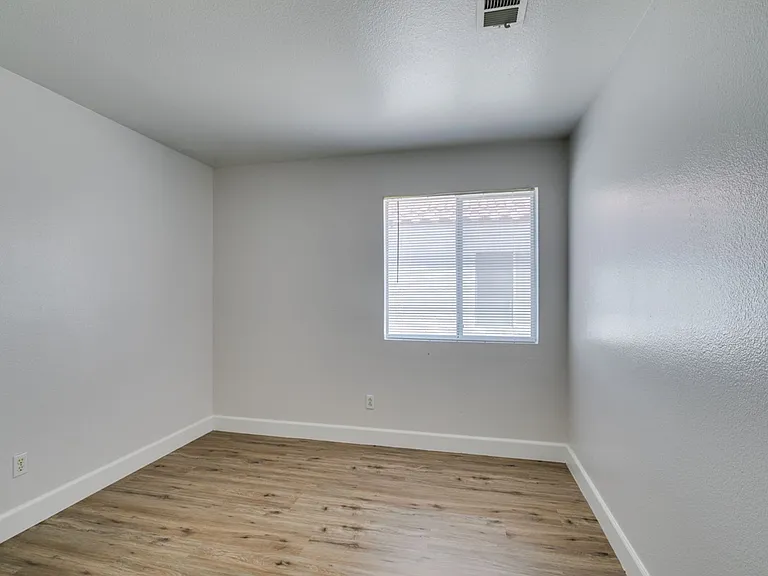 9660 Crystal Ridge Rd — Photo 30