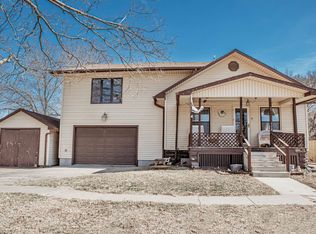 112 N 13th St, Sabetha, KS 66534