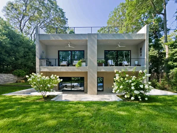 https://photos.zillowstatic.com/fp/6590749be5b5598b3e26e34f7e58b007-p_e.webp