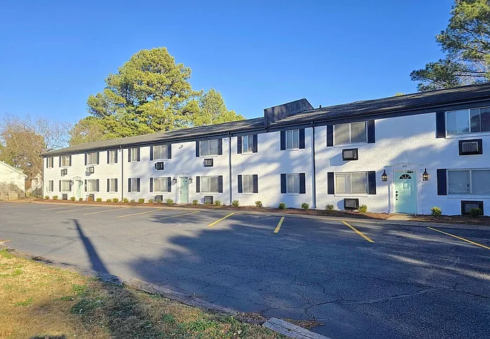 2 bed, 1.0 bath, 850 sqft, $1,050 — Photo 2