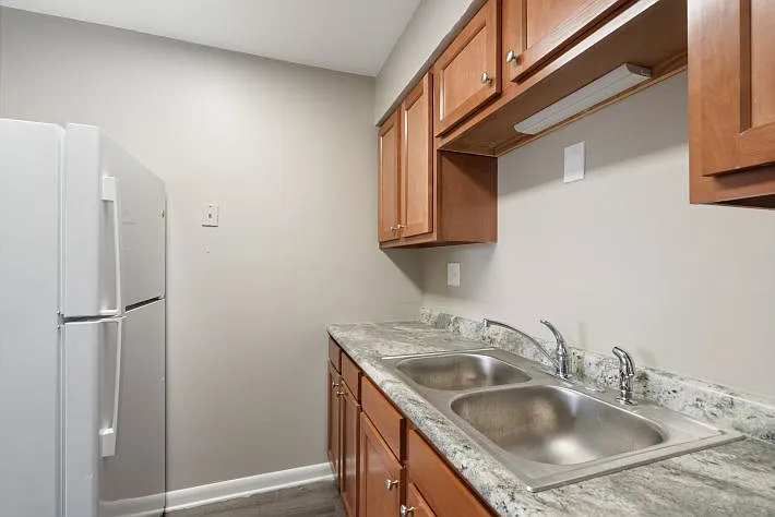 Flats at Greentree — Photo 15